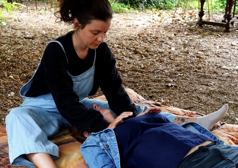 Yoga Kalyani, massage Thaï à la guinguette La Burette